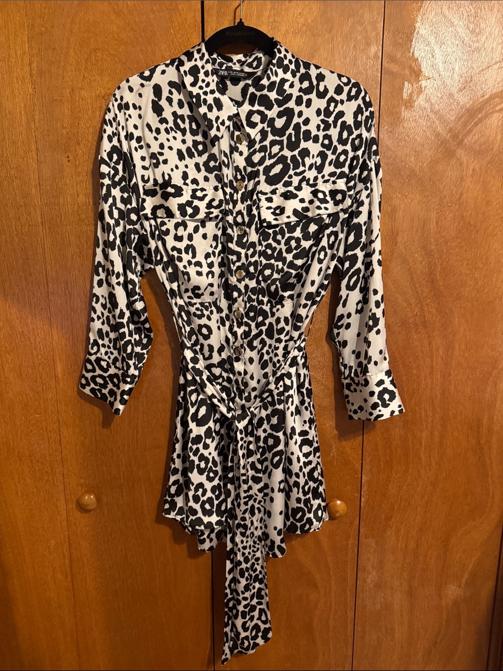 Black & White Leopard Print Button blouse